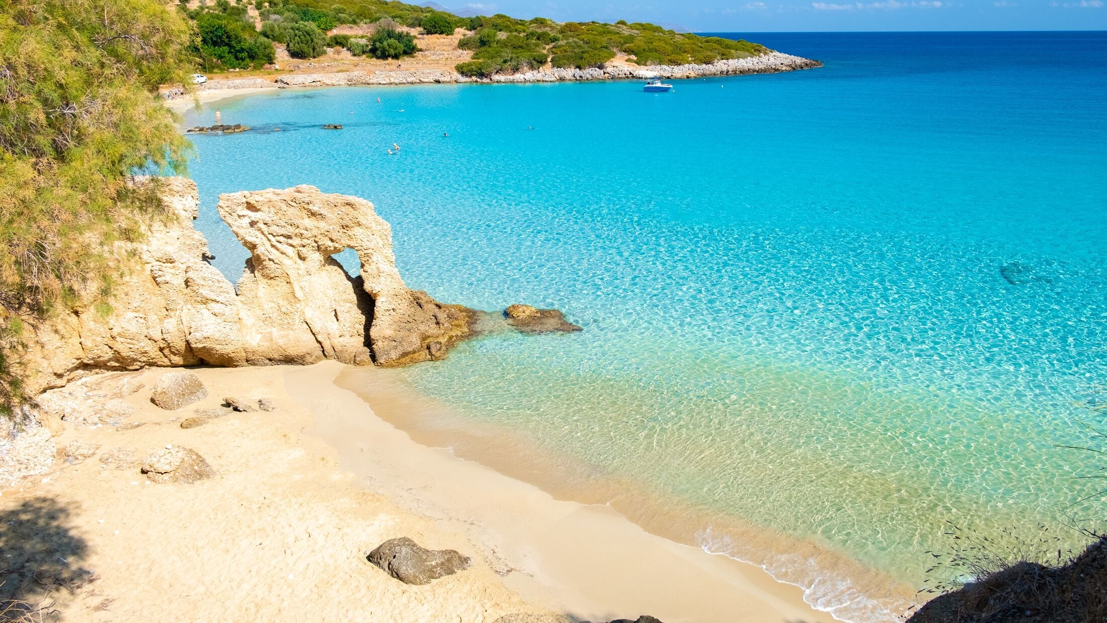 Agios-Nikolaos-2023-Voulisma-Beach-Shutterstock-2343124439-Hybris